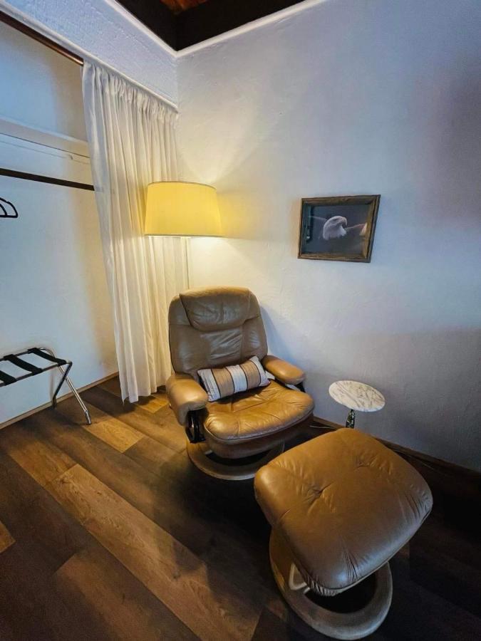 Riverfront Lodging Shady Cove Esterno foto